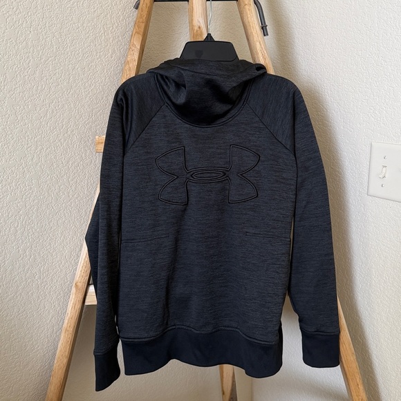 Under Armour Coldgear Young Men’s Charcoal Gray Hoodie - Picture 2 of 4